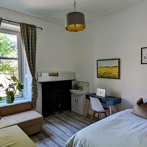  Homestay Friends Family Center